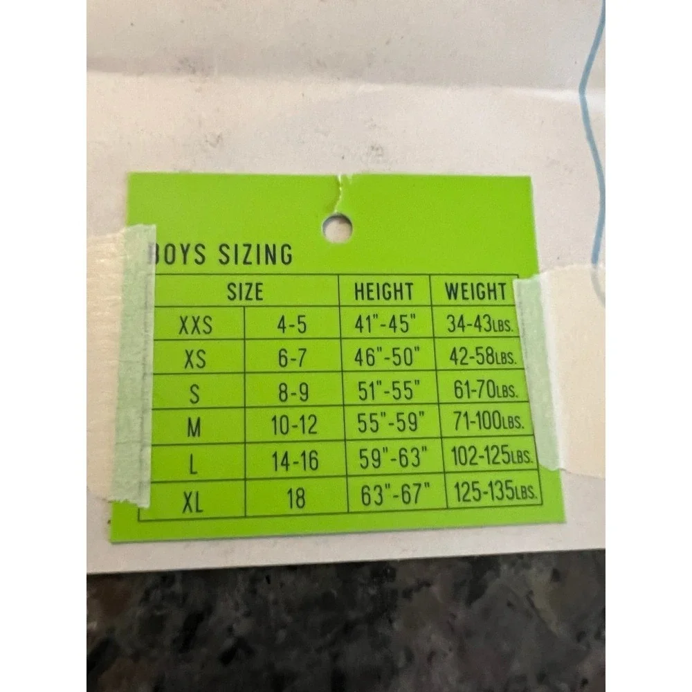 Boys size 18 shorts‎ (1986)